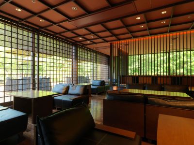 カフェ＆バー「アペ」