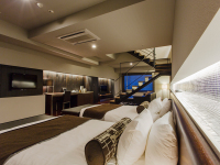 �q�����^SUITE