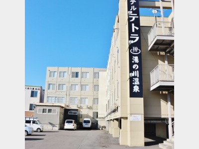 ホテル横駐車場