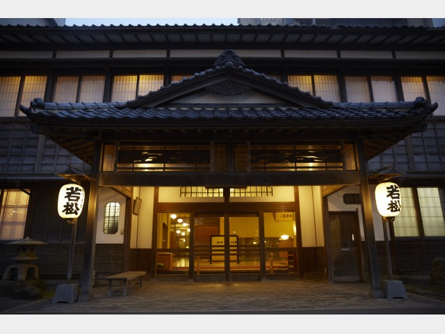 割烹旅館　若松 入口