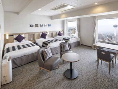 デラックストリプル【禁煙のみ】(40平米) 110cm幅のベッド×3台 バス・トイレ別