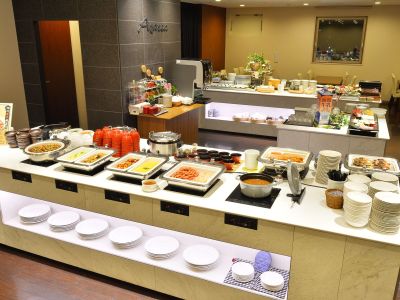 2階レストラン「アザレア」