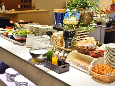 朝食ブッフェ　～パン各種～