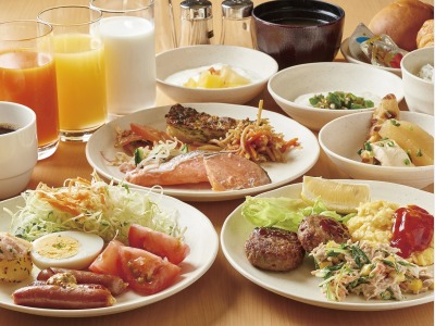 朝食①（和洋バイキング、盛り付け例）