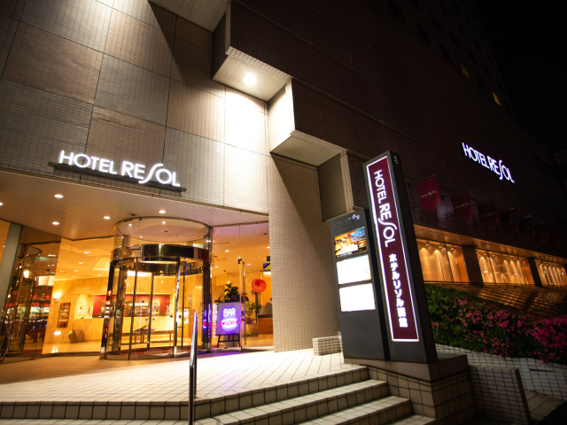 ホテルリソル函館 外観（夜）