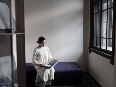 BOOK LOUNGE