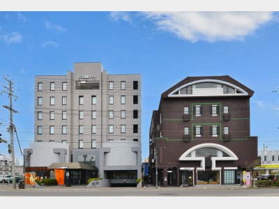 本館（左）別館（右）