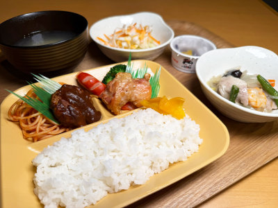 朝食　無料のお弁当を皆様にご提供