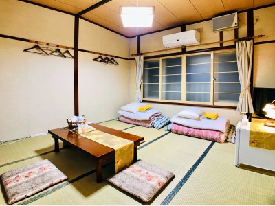 【禁煙】和室８畳（バス・トイレ共用）３〜５名様利用