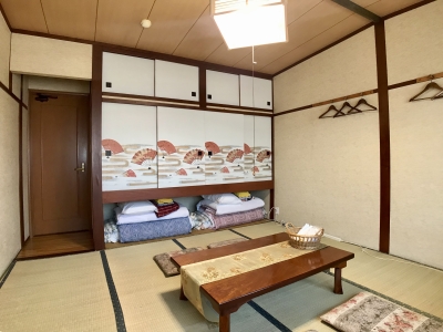 【禁煙】和室８畳（バス・トイレ共用）３〜５名様利用