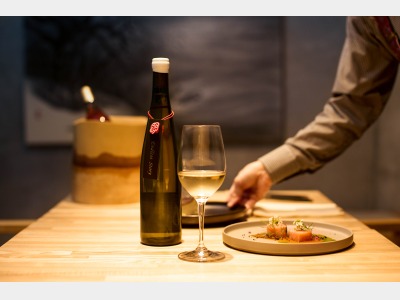 お料理とワインのマリアージュをご堪能下さい。