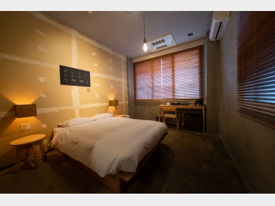 ぶどう畑のキャビン小屋をイメージしたお部屋 コンパクトダブル