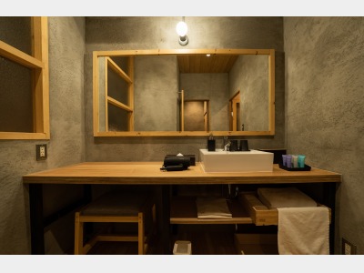 【全室禁煙】ワインカーブをイメージしたお部屋 デラックスツイン　檜風呂♪ (約27㎡～約32㎡)