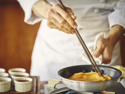 朝食イメージ（ライブキッチンではオムレツ、スープカレー、おむすびをご用意）