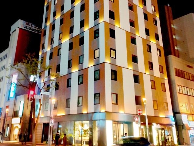 ｔｈｅ　ｂ　札幌 外観（夜）