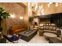 �t�����g�E���r�[