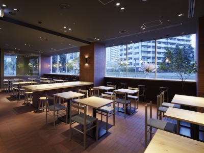 FUSE COOFFEE（ヒューズコーヒー）/ 明るく開放感のある店内