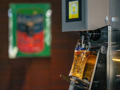 【ワンコインビールサーバー】キンキンに冷えた生ビールをどうぞ（有料／11時～23時）※イメージ