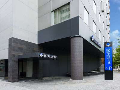 【ホテル外観】ホテルの目の前は中島公園！地下鉄南北線幌平橋駅より徒歩3分の好立地！