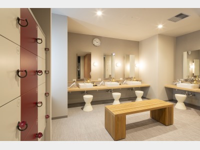 大浴場　女性用ロッカー