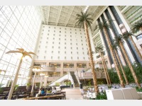 ���X�g�����E���B�[�j��