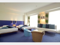 �f�U�C�i�[�Y�f���b�N�X�E�c�C���^���