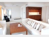 ���C�����X�C�[�g�i���r���O�j