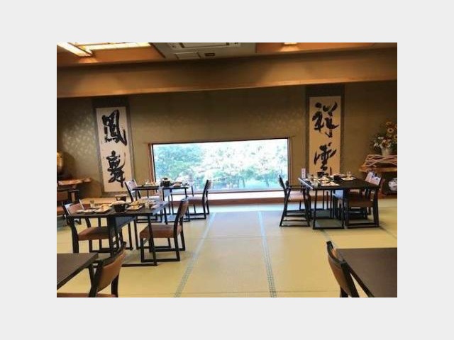 宴会場及び夕食会場