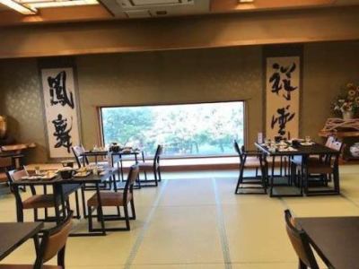 宴会場及び夕食会場