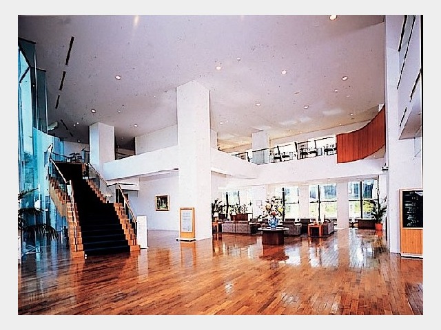 亀の井ホテル　青森まかど ホテルロビー