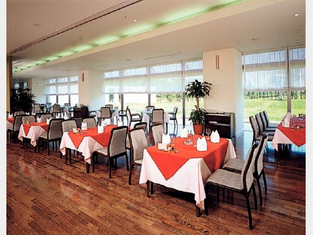 亀の井ホテル　青森まかど レストラン　ラ・メール