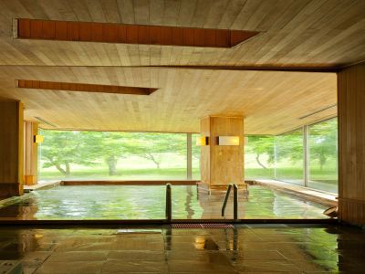 「鶴の湯」大浴場