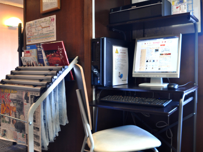 【パブリックスペース】PCや新聞もご用意しております。