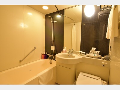 【バスルーム】全室ユニットバスでございます。