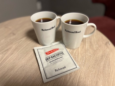 ホテル自慢のドリップコーヒーでお寛ぎくださいませ。