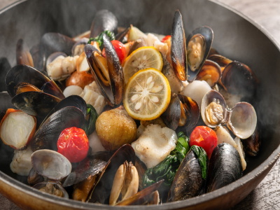 ディナービュッフェ一例※メニューは季節によりことなります。