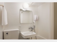 �o�X���[���i�Z�~�_�u�����[���j