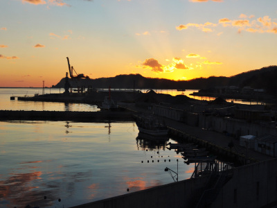 【客室から見た朝日】全客室から釜石湾を望めます