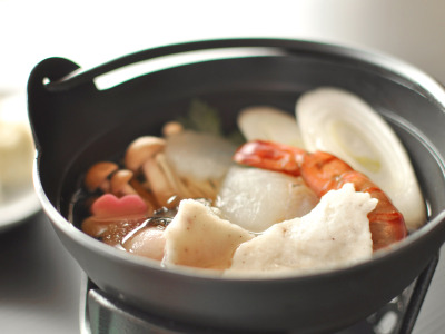 【ご夕食の一例】海の幸を使用したやさしいお鍋で、心も身体もあたたまります。