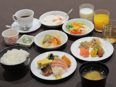 【ご朝食】バイキングの一例※ご予約状況によりどちらかのご案内になります（ご選択不可）