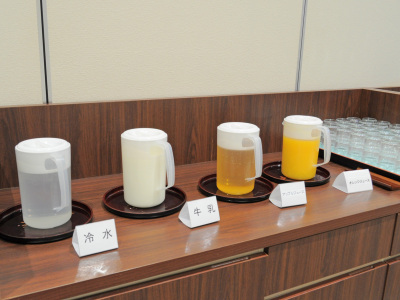 【朝食のドリンクコーナー】