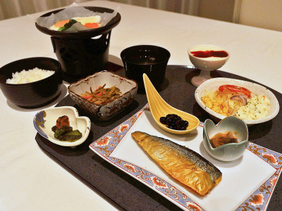 【ご朝食の一例】和食膳　※ご予約状況によりどちらかのご案内になります（ご選択不可）