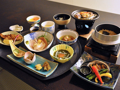 【ご夕食の一例】アワビステーキ＆三陸海鮮陶板焼き御膳