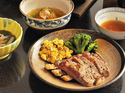 【ご夕食の一例】柔らかな食感の和牛ステーキ