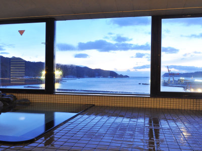 【展望大浴場】釜石湾が一望できる眺めの良い大浴場です。