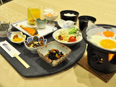 【ご朝食の一例】和食膳　※ご予約状況によりどちらかのご案内になります（ご選択不可）