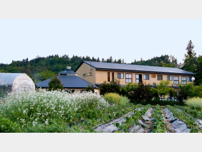 外観＿菜園から