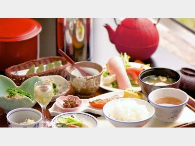 朝どり菜園野菜中心の朝食