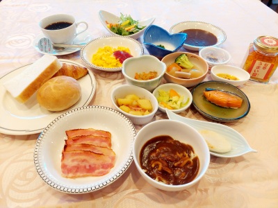 朝食バイキング