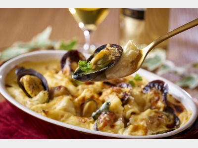 【12月27日～2月28日】冬料理フェアイメージ（三陸産ムール貝の海鮮グラタン）